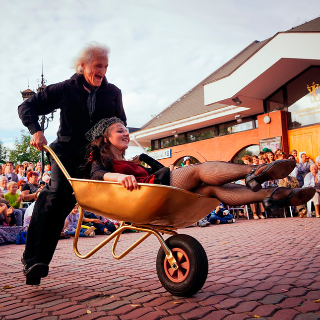 Teatr Nikoli Swinging Charleston